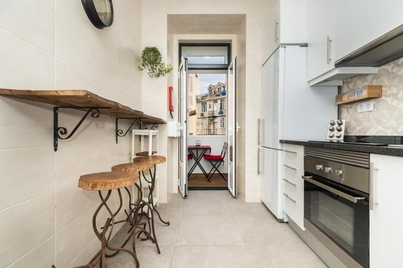 Rustic M2 R1 - Amazing Double Room With Shared Bathroom Lisboa Eksteriør billede